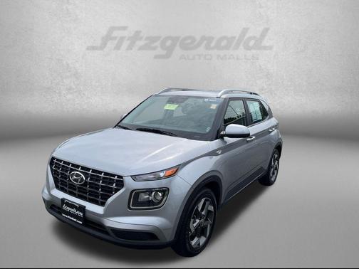 Shimmering Silver 2025 Hyundai VENUE SEL