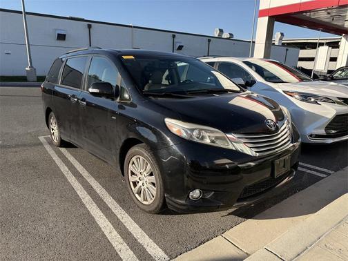 2017 Toyota Sienna Limited Premium