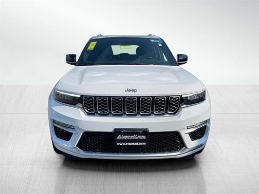 2022 Jeep Grand Cherokee Summit