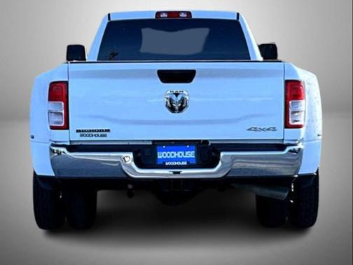 2024 RAM 3500 Big Horn Crew Cab 4x4 8' Box