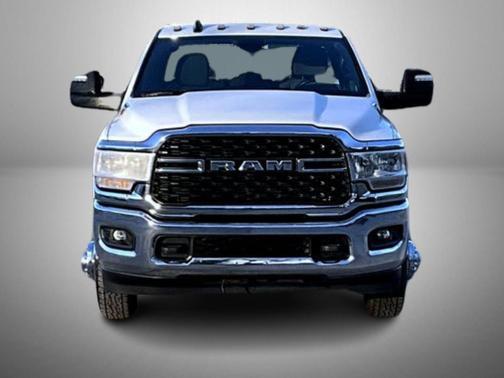 2024 RAM 3500 Big Horn Crew Cab 4x4 8' Box