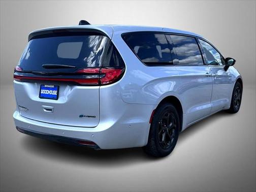 2024 Chrysler Pacifica Hybrid S Appearance Pkg