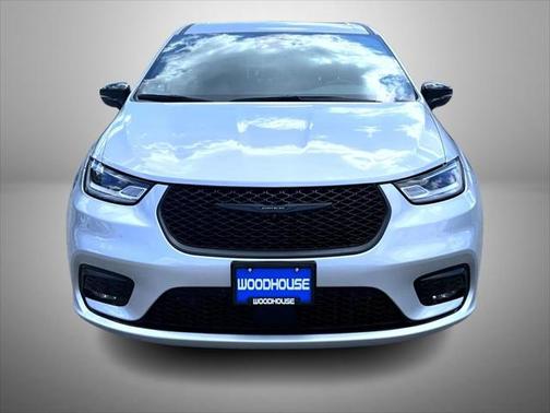 2024 Chrysler Pacifica Hybrid S Appearance Pkg
