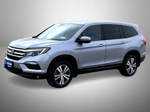 Lunar Silver Metallic 2018 Honda Pilot EX
