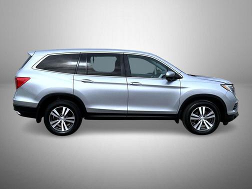 Lunar Silver Metallic 2018 Honda Pilot EX