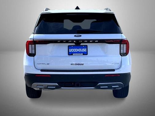 Star White Metallic Tri-Coat 2026 Ford Explorer Active