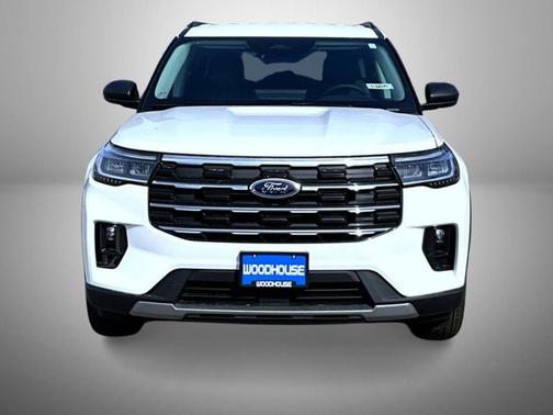 Star White Metallic Tri-Coat 2026 Ford Explorer Active