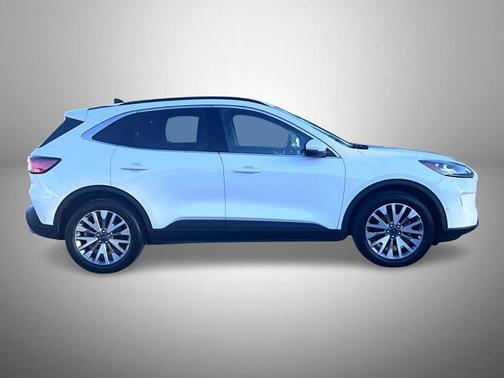 Star White Metallic Tri-Coat 2020 Ford Escape Titanium