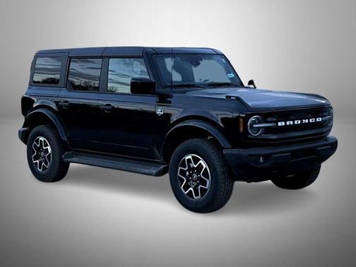 Shadow Black 2026 Ford Bronco Outer Banks