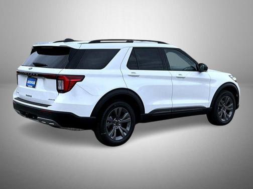 Star White Metallic Tri-Coat 2026 Ford Explorer Active