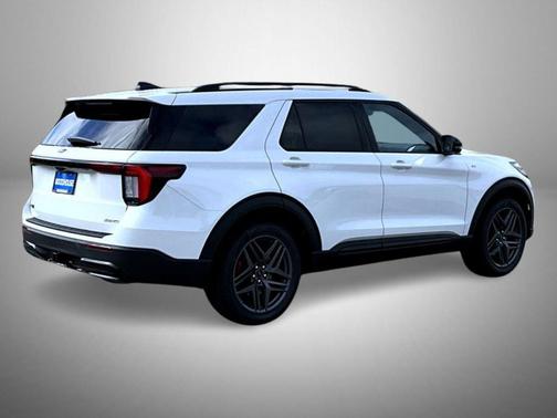 Star White Metallic Tri-Coat 2026 Ford Explorer ST-Line