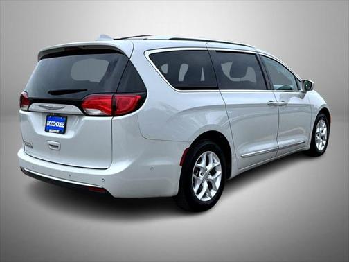 2020 Chrysler Pacifica Touring-L Plus