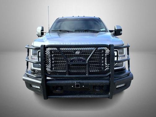 2022 Ford F-350 Lariat