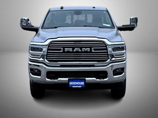 2020 RAM 2500 Laramie Crew Cab 4X4 6'4' Box