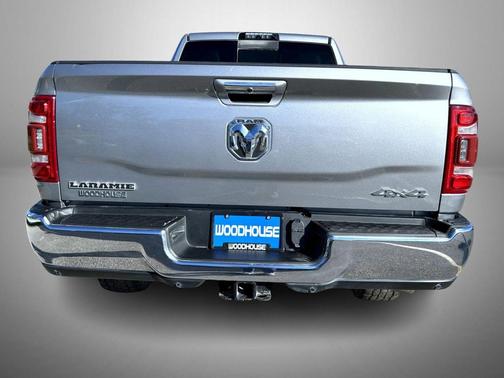 2020 RAM 2500 Laramie Crew Cab 4X4 6'4' Box