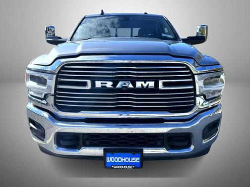 2020 RAM 2500 Laramie Crew Cab 4X4 6'4' Box