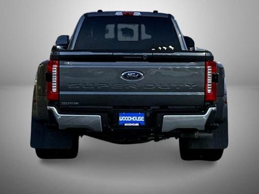 Carbonized Gray Metallic 2024 Ford F-350 Lariat