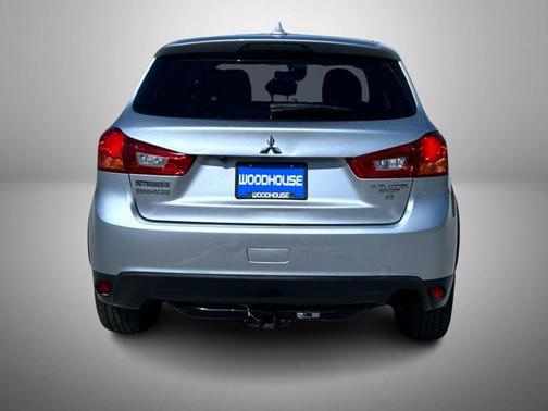 Cool Silver Metallic 2017 Mitsubishi Outlander Sport 2.4 SE