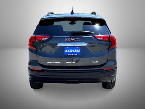 Graphite Gray Metallic 2021 GMC Terrain SLE