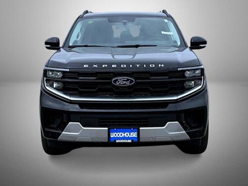 Agate Black Metallic 2026 Ford Expedition Platinum