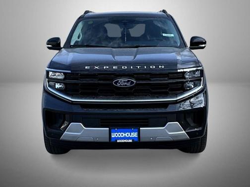 Dark Matter Gray Metallic 2026 Ford Expedition Max Platinum