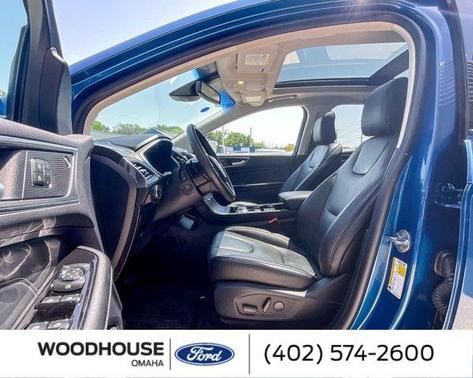 Photo 3 of 5 of 2020 Ford Edge Titanium