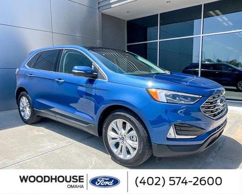 Photo 1 of 5 of 2020 Ford Edge Titanium