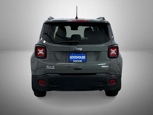 Sting-Gray Clearcoat 2021 Jeep Renegade Latitude