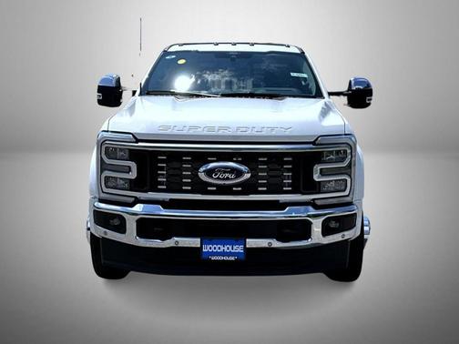 Star White Metallic Tri-Coat 2026 Ford F-450 Lariat
