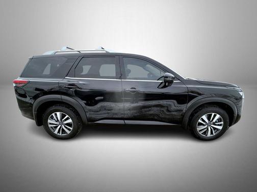 2024 Nissan Pathfinder SL 4WD