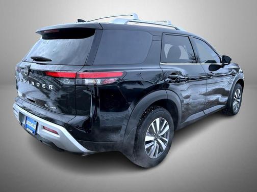 2024 Nissan Pathfinder SL 4WD