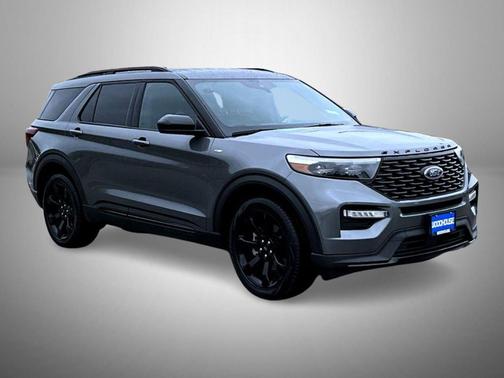 Carbonized Gray Metallic 2024 Ford Explorer ST-Line