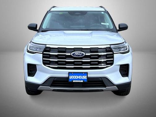 Space White Metallic 2026 Ford Explorer Active w/200A Pkg