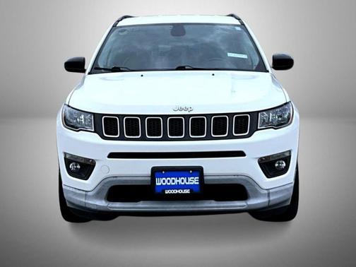 White Clearcoat 2019 Jeep Compass Latitude