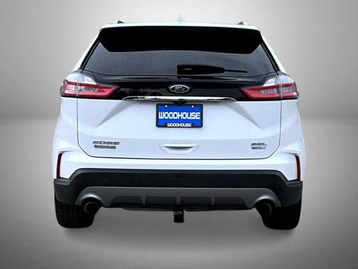 White 2019 Ford Edge SEL