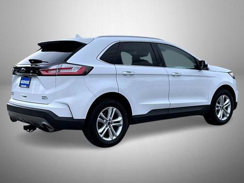 White 2019 Ford Edge SEL