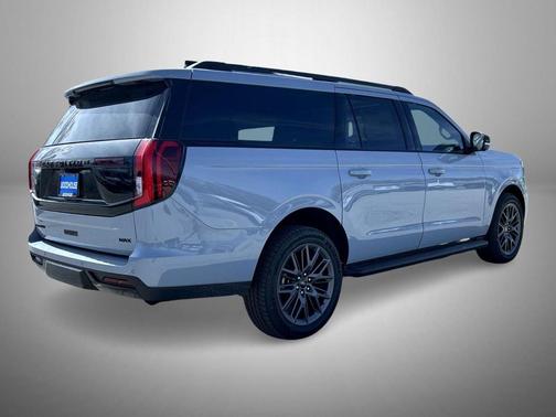 Glacier Gray Metallic Tri-Coat 2026 Ford Expedition Max Platinum