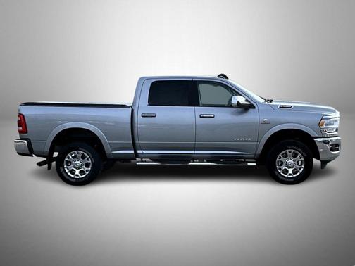 2021 RAM 2500 Laramie Crew Cab 4x4 6'4' Box