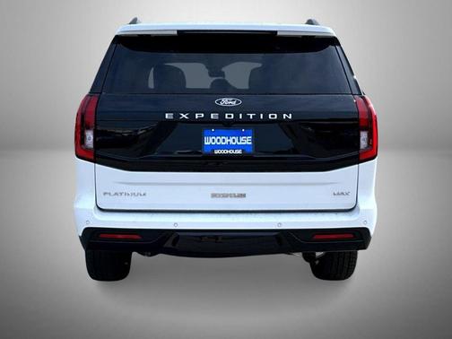 Star White Metallic Tri-Coat 2027 Ford Expedition Max Platinum