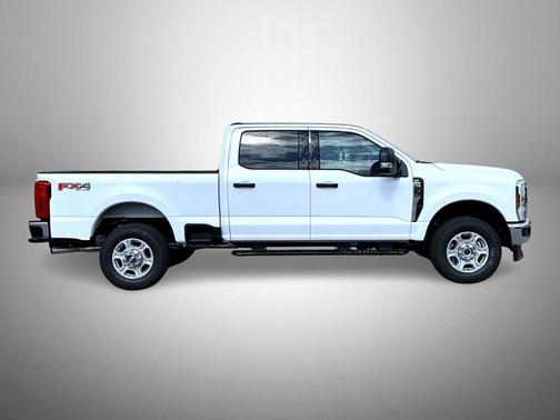 Oxford White 2026 Ford F-250 XLT