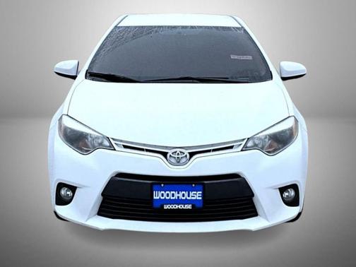 Super White 2015 Toyota Corolla L