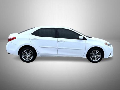 Super White 2015 Toyota Corolla L