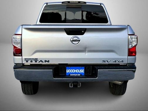 2017 Nissan Titan SV