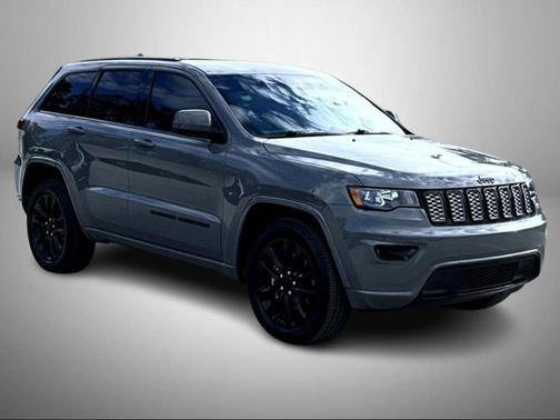 2022 Jeep Grand Cherokee Laredo