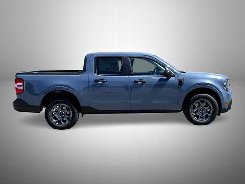 Azure Gray Metallic Tri-Coat 2026 Ford Maverick XLT
