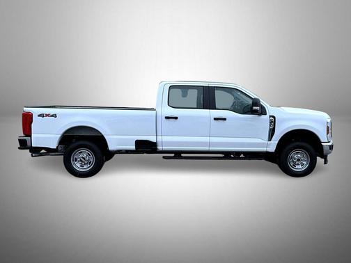 Oxford White 2026 Ford F-250 XL