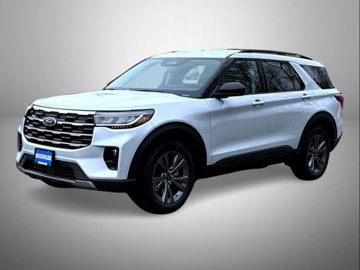 Space White Metallic 2026 Ford Explorer Active