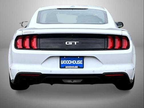 Oxford White 2022 Ford Mustang GT Premium