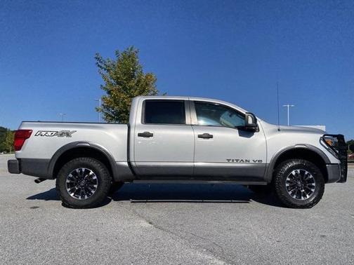 2019 Nissan Titan PRO-4X