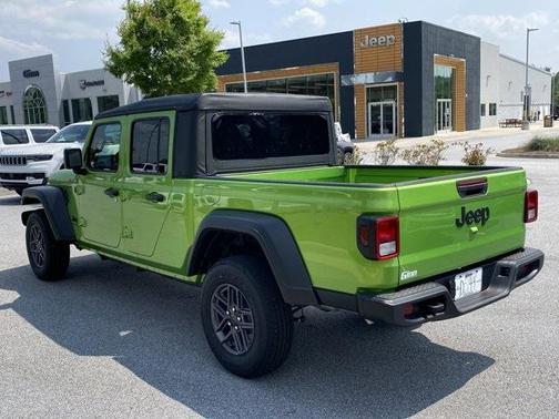 2025 Jeep Gladiator Sport